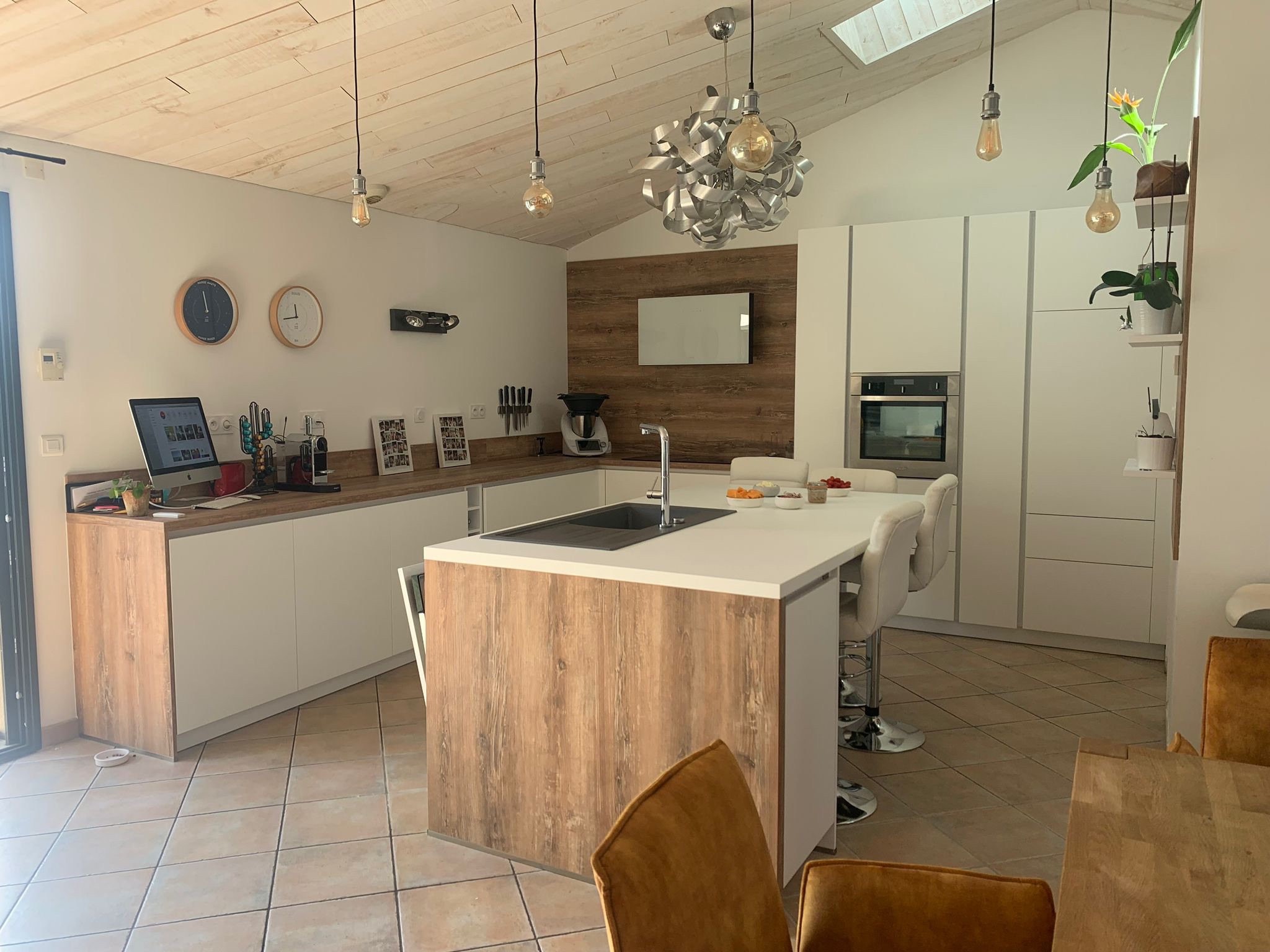 Aménagement intérieur sur mesure réalisé en Charente-Maritime par ATELIER FOURNIER